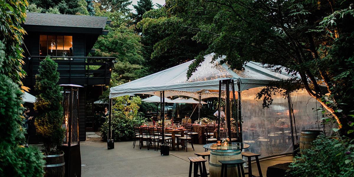 out door dining tent next to restaurant